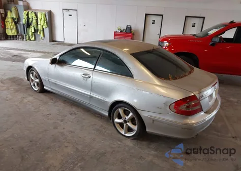 2005 Mercedes-Benz Clk 320 from USA, damaged, VIN WDBTJ65J95F153994